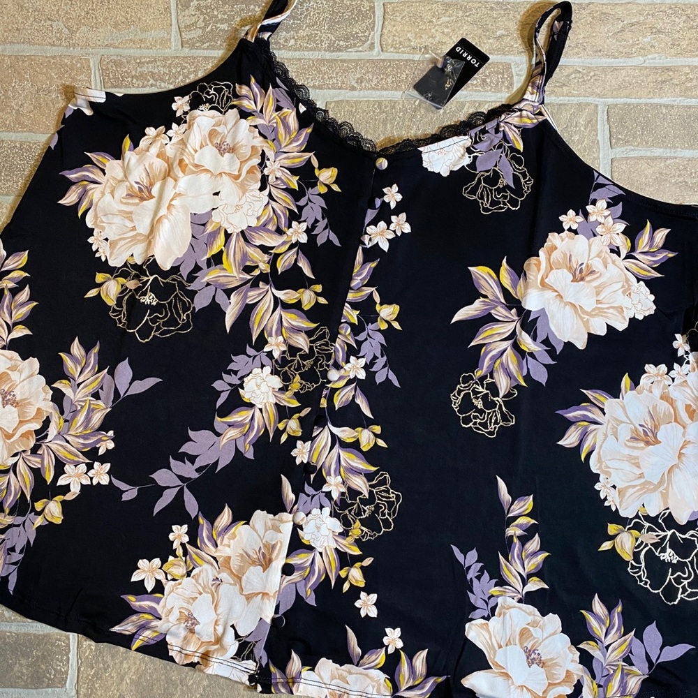 Torrid Black Floral 3X 3 NWT Cami - Picture 2 of 3